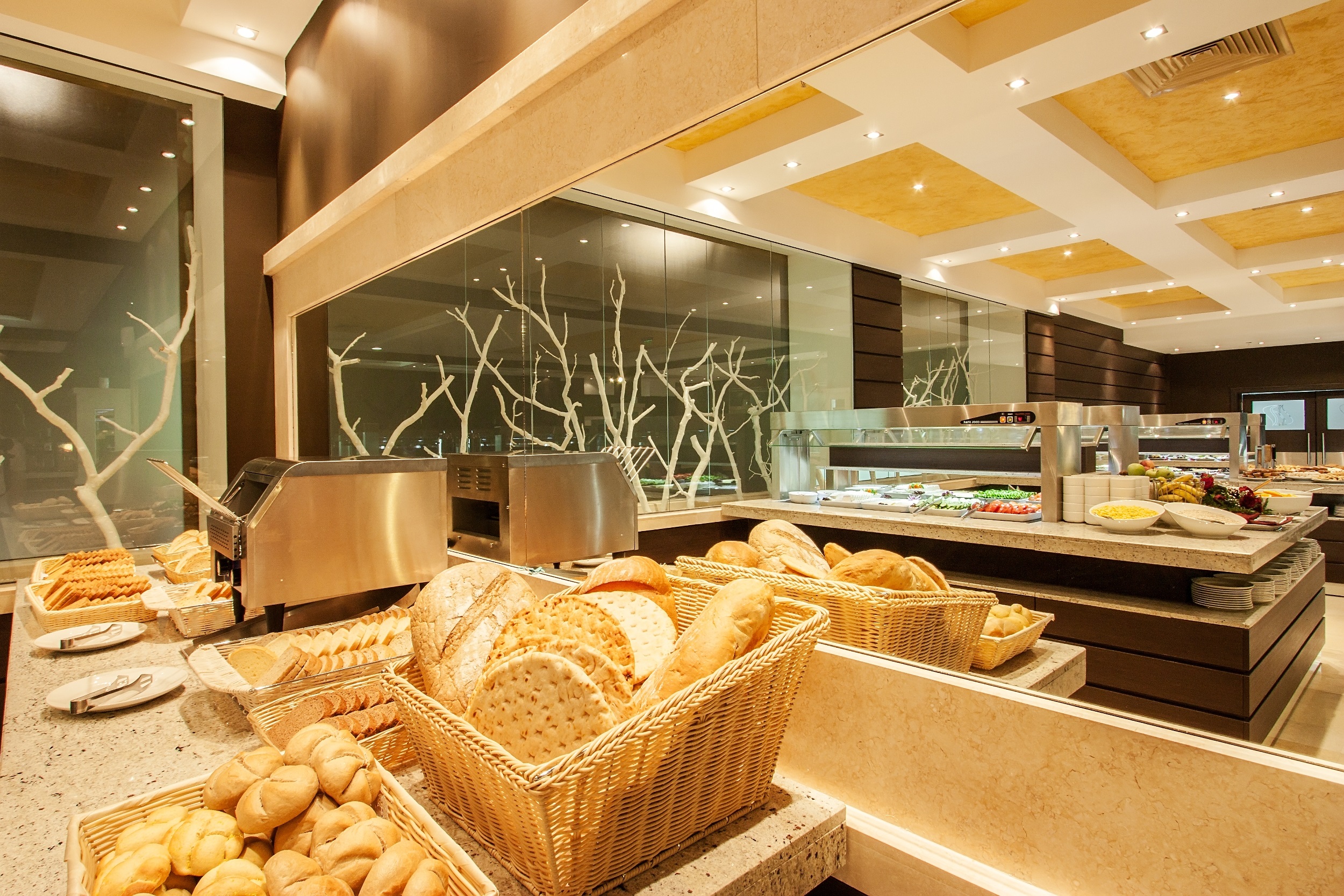 INTERNATIONAL_CASINO_TOWER__HOTEL_NISIPURILE_DE_AUR_BULGARIA_AIR_TOUR_TRAVEL
